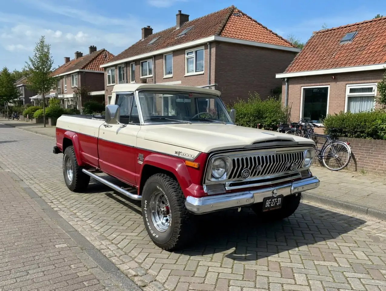 Jeep J4000, foto 5
