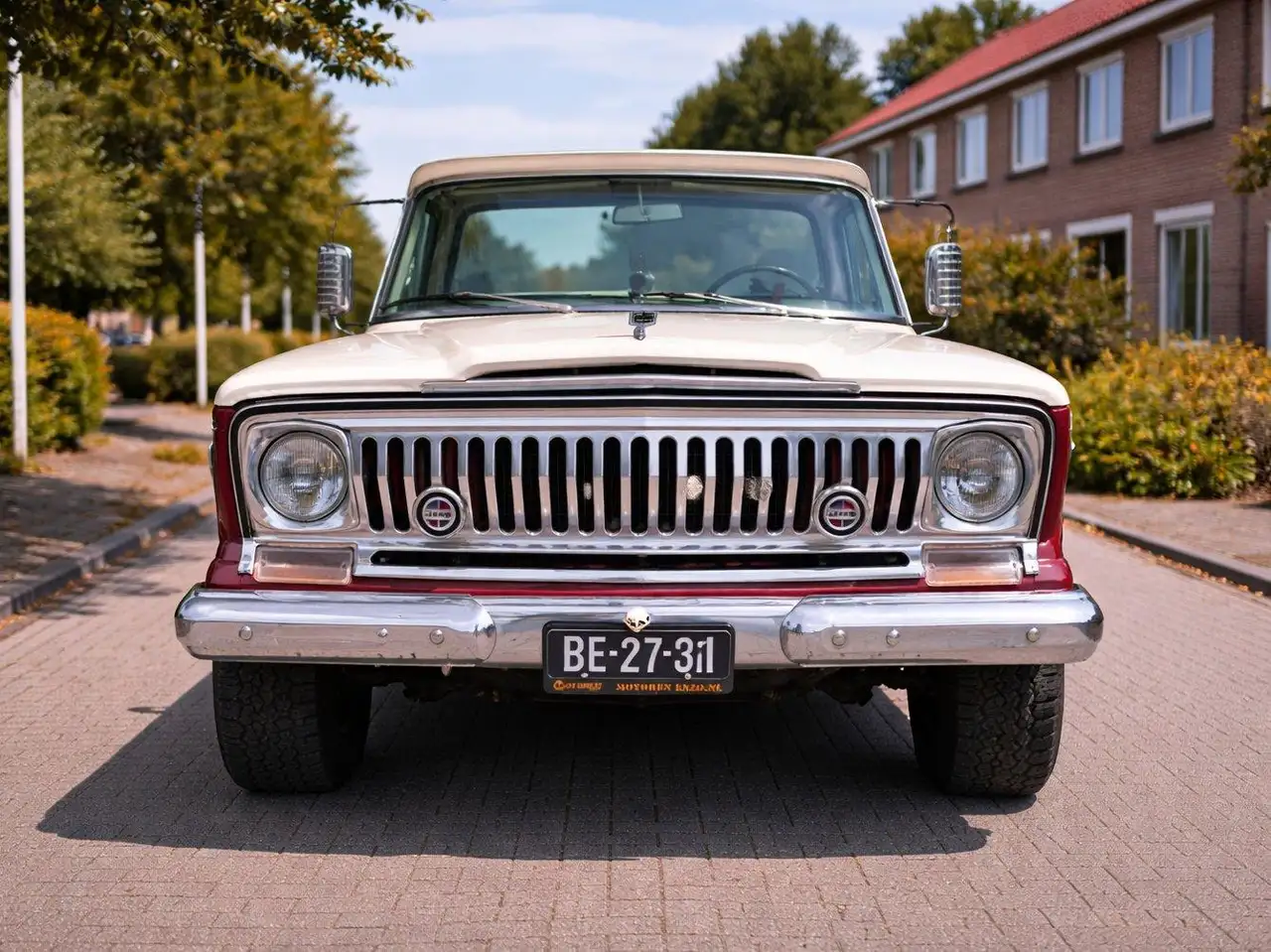 Jeep J4000, foto 2