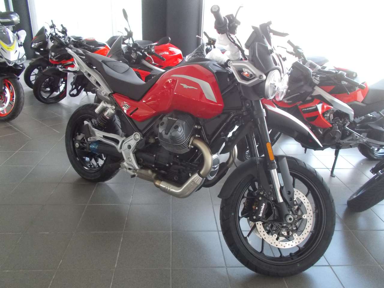 Moto Guzzi V 85 STRADA 2026