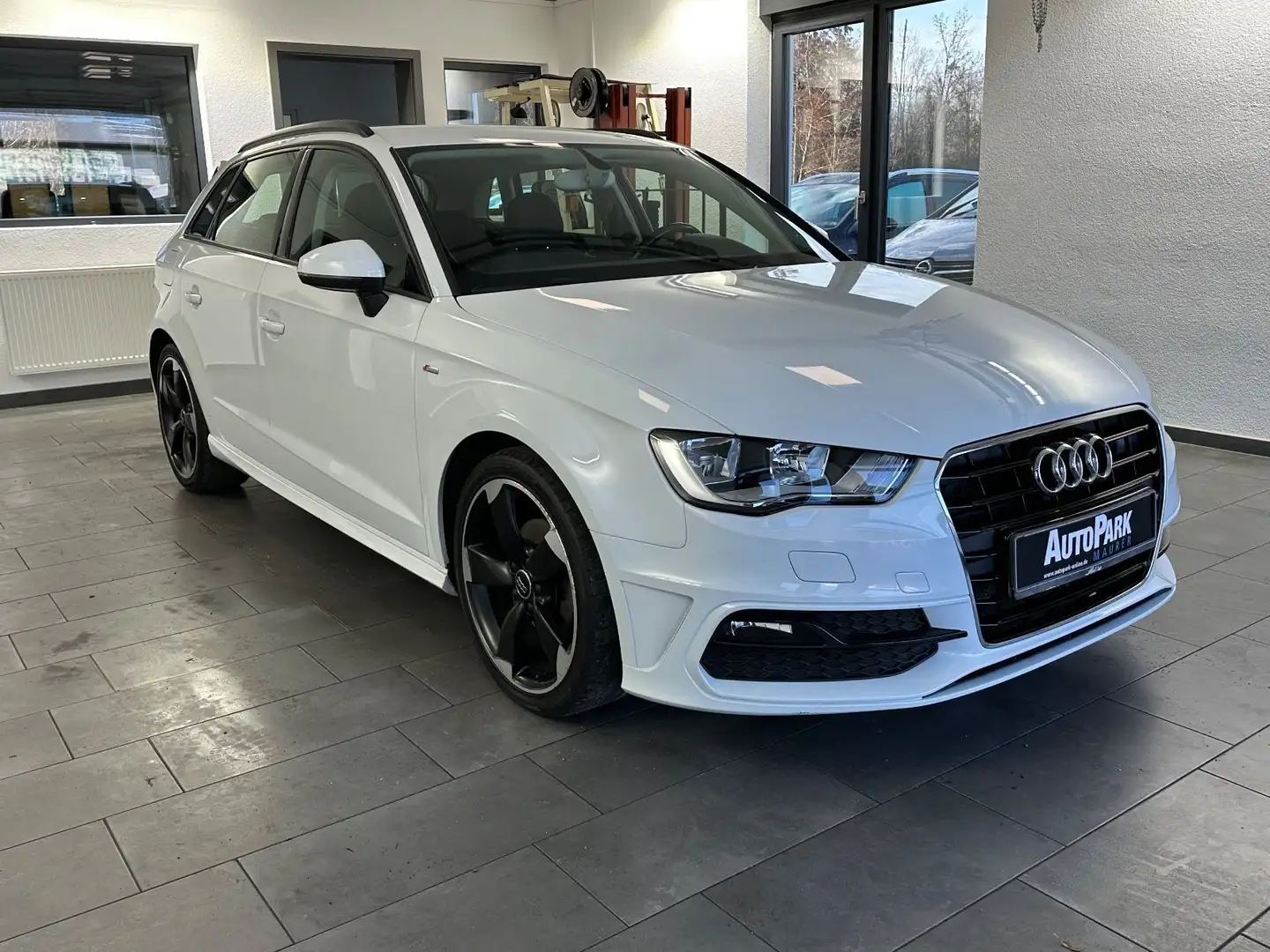 Audi A3 Sportback ambition *S-Line*1-Hand*SHZ* Weiß - 1