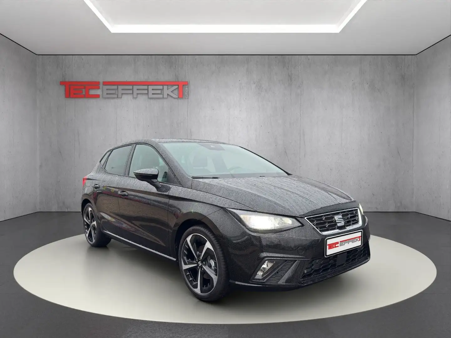 SEAT Ibiza TSI 85kW FR DSG/18"Alu/Keyl./Kamera u.v.m Schwarz - 1