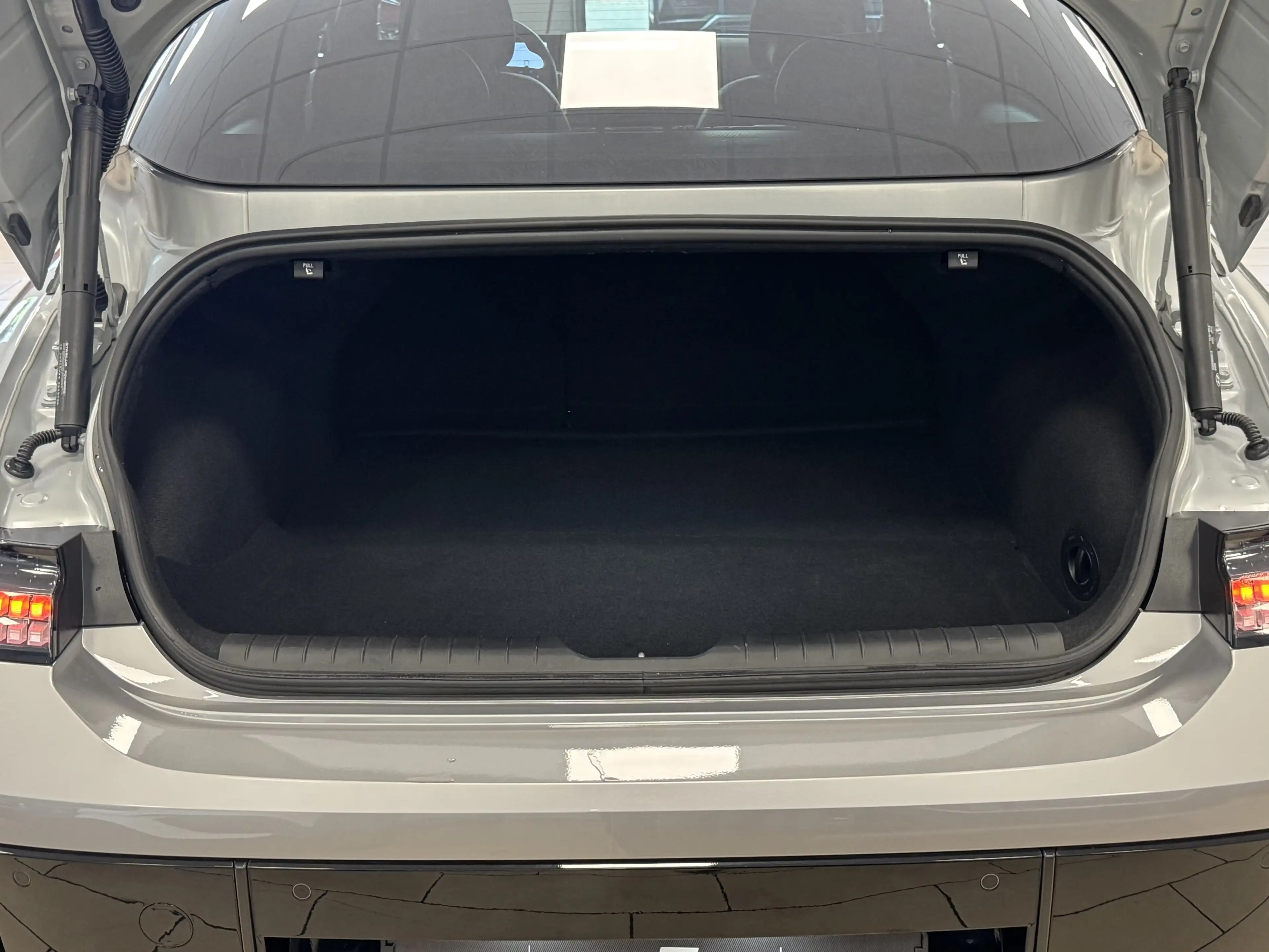 Hyundai IONIQ 6 Uniq 77kWh BOSE HUD LED Navi Ambiente — photo 8
