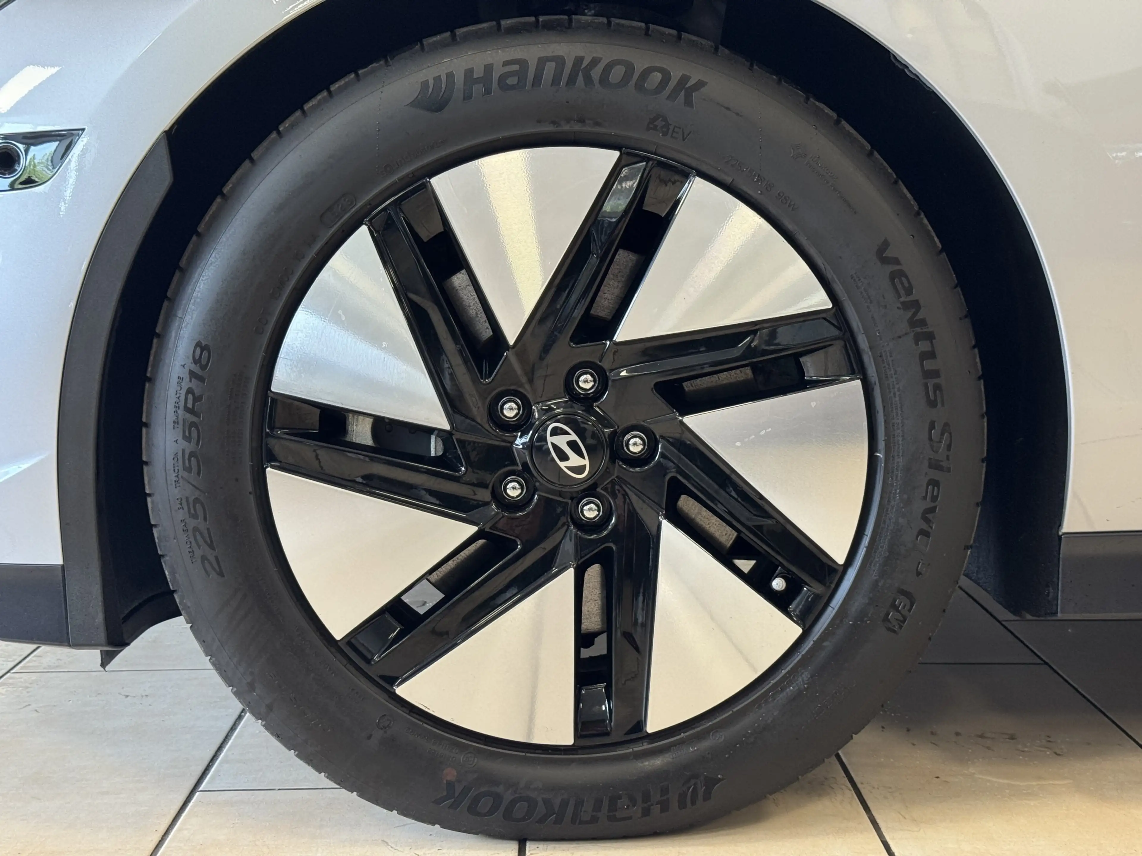 Hyundai IONIQ 6 Uniq 77kWh BOSE HUD LED Navi Ambiente — photo 12