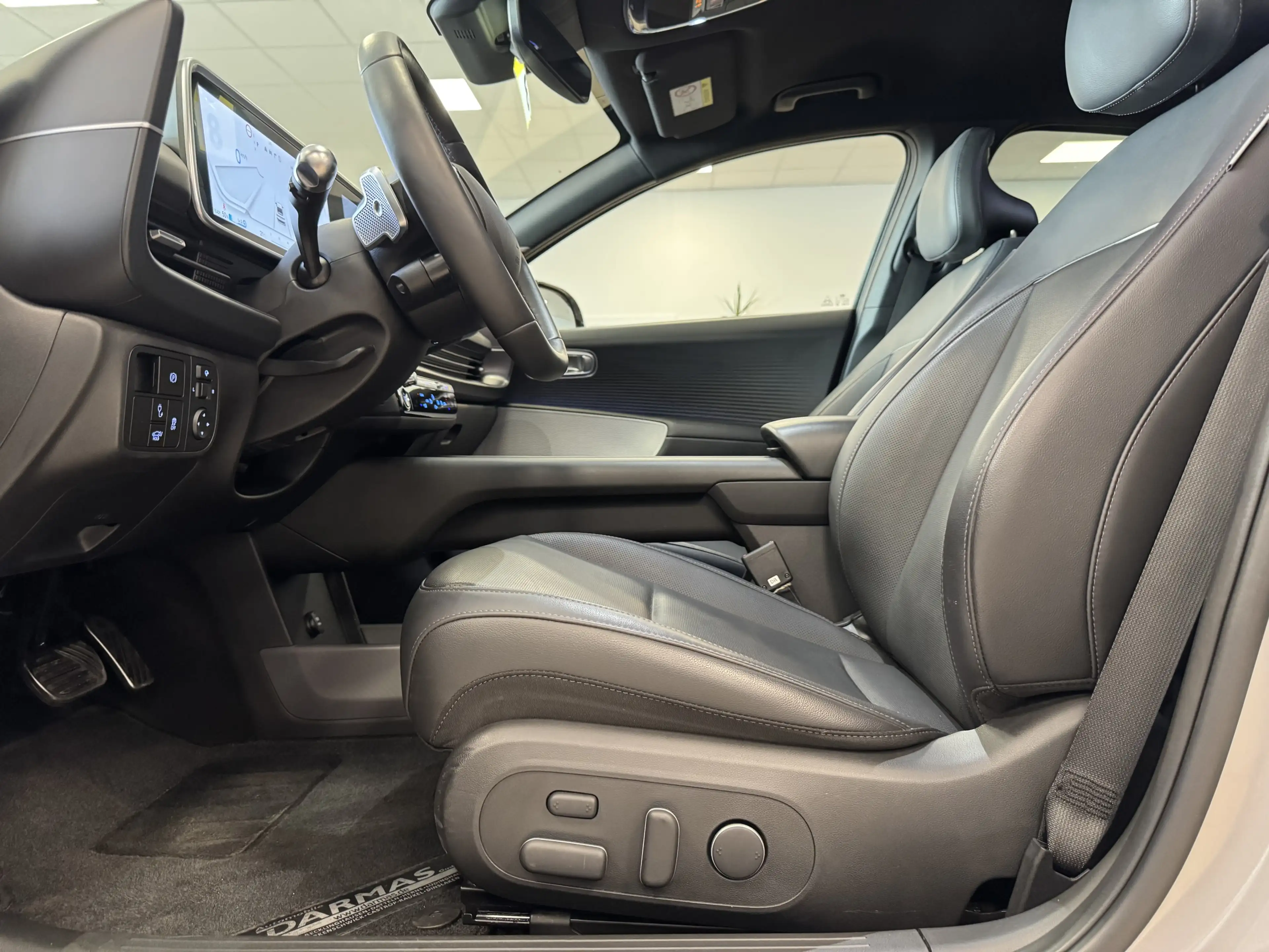 Hyundai IONIQ 6 Uniq 77kWh BOSE HUD LED Navi Ambiente — photo 15
