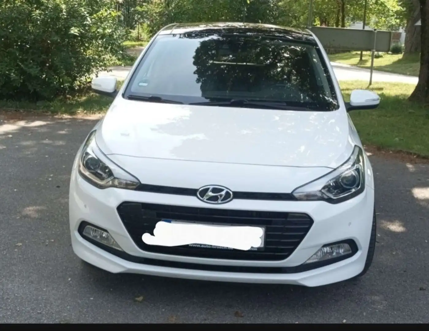 Hyundai i20 blue Style Weiß - 1