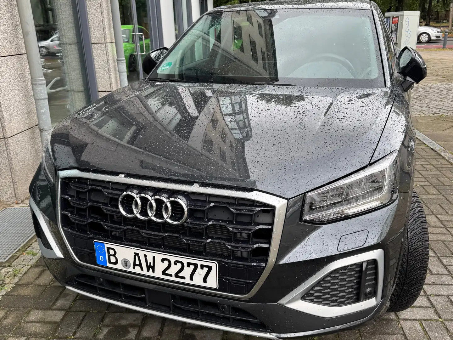 Audi Q2 35 TFSI advanced Schwarz - 1