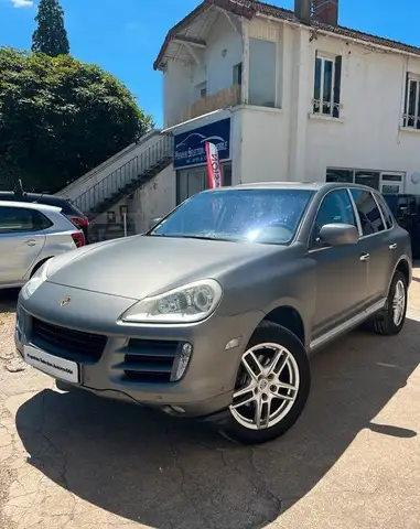 Porsche Cayenne main image