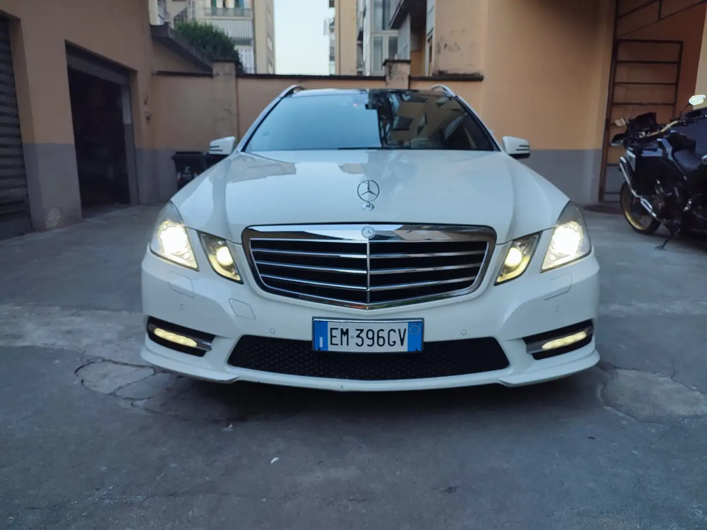 Mercedes-Benz E 250 SW cdi be Avantgarde AMG 4matic auto - 2