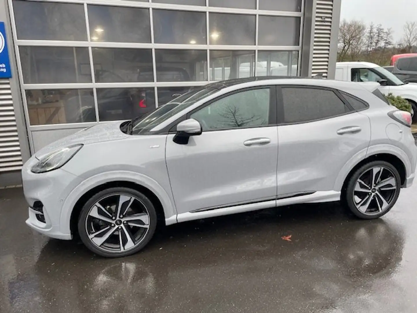 Ford Puma ST-Line X Grau - 2