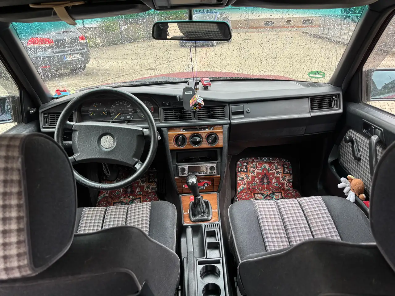 Mercedes-Benz 190 E 1.8 (201.018), foto 2