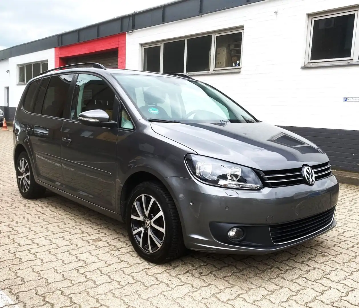 Volkswagen Touran 1.6 TDI BMT*NAVI*R.KAMERA*AHK*SitzHzg* Gris - 1