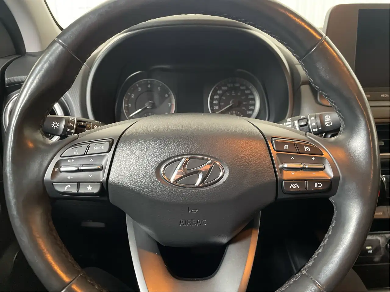 Hyundai KONA снимка Hyundai KONA