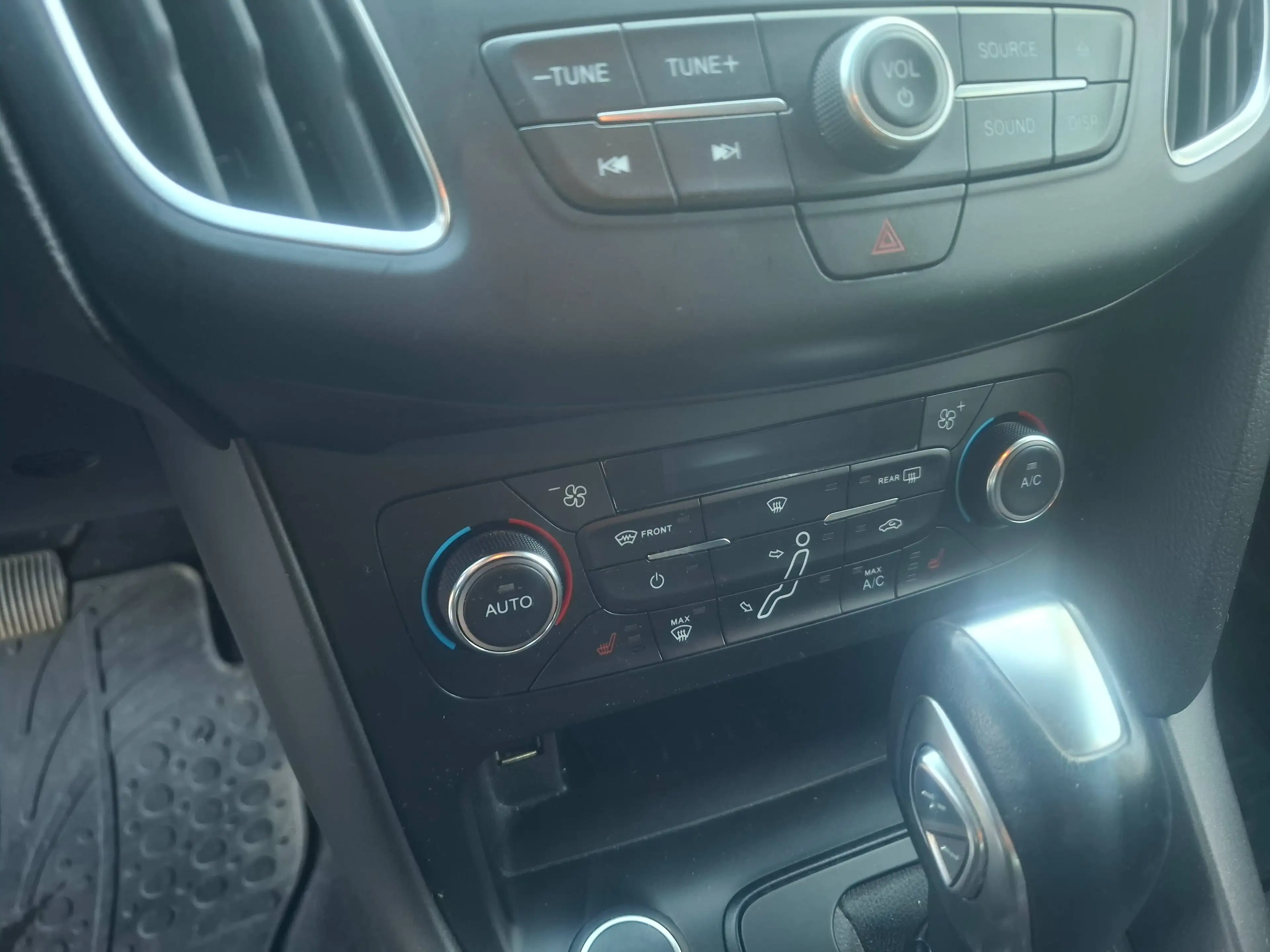 Ford Focus Trend Eco Bost Automatik — photo 12