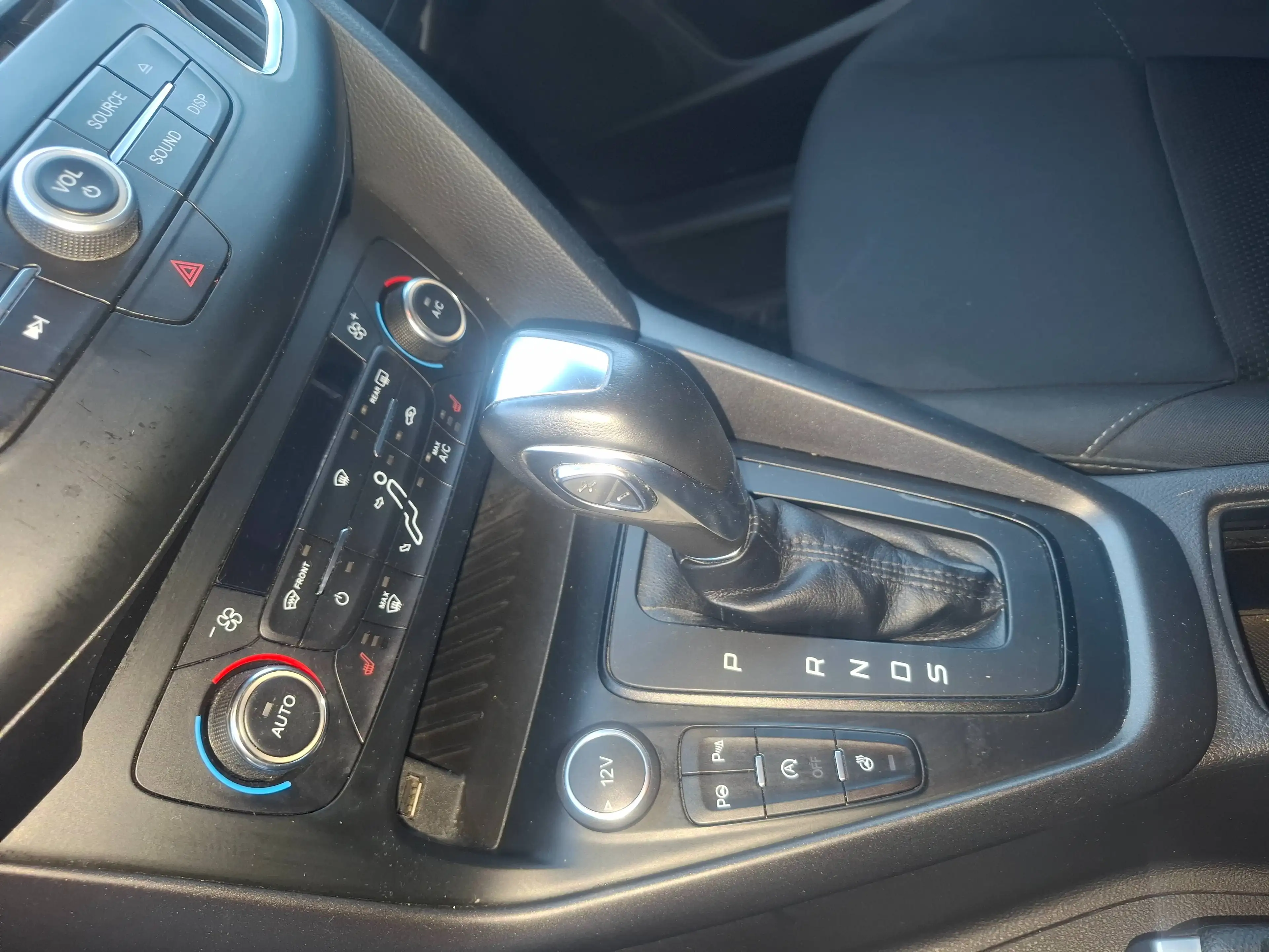 Ford Focus Trend Eco Bost Automatik — photo 5