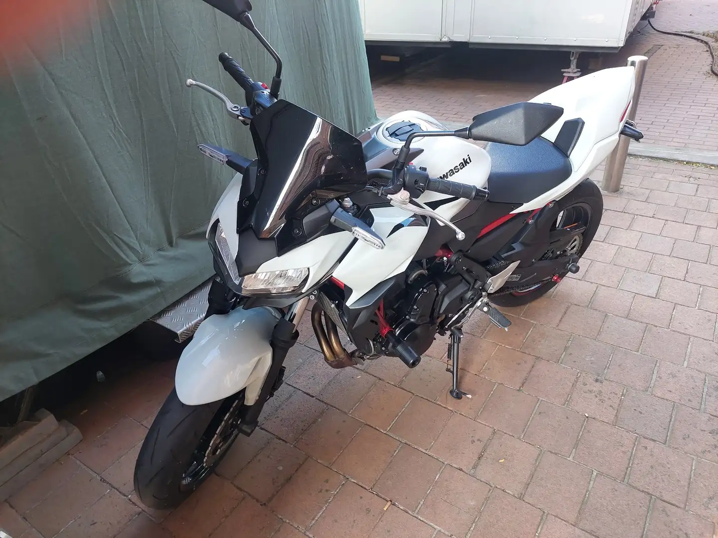 Kawasaki Z 650 Blanc - 2