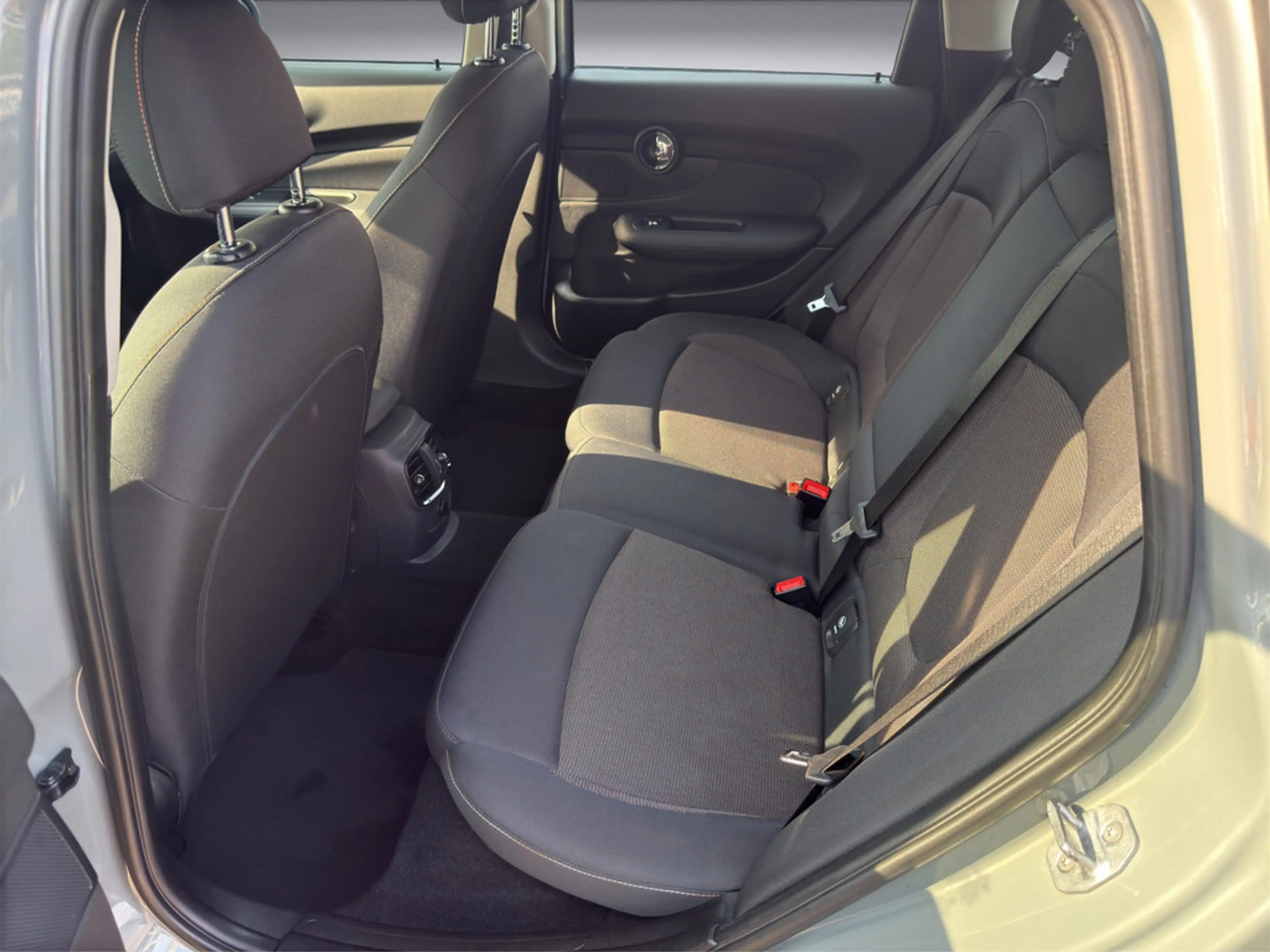 MINI One Clubman — photo 11