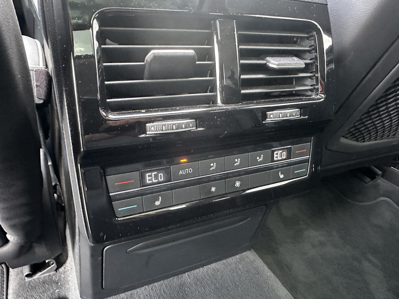 Volkswagen Touareg 3.0 TDI R-Line | Full Option | Pano | Luchtvering — photo 14