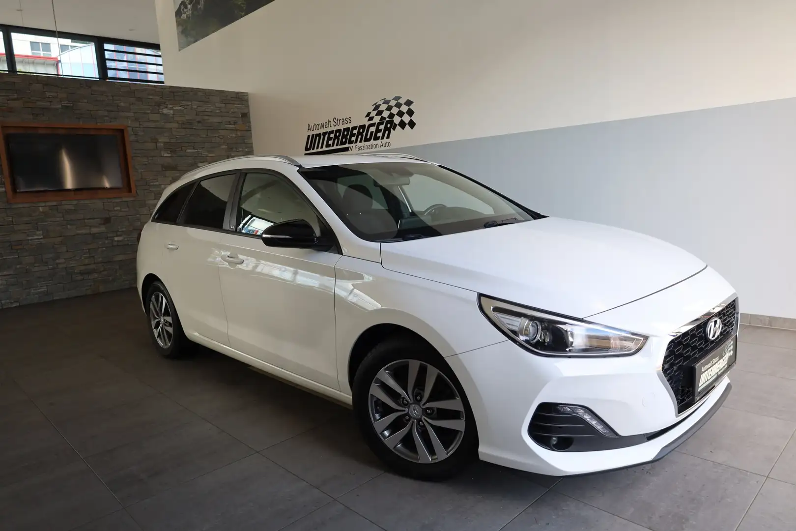 Hyundai i30 Kombi PD GO 1,0 T-GDi Weiß - 1