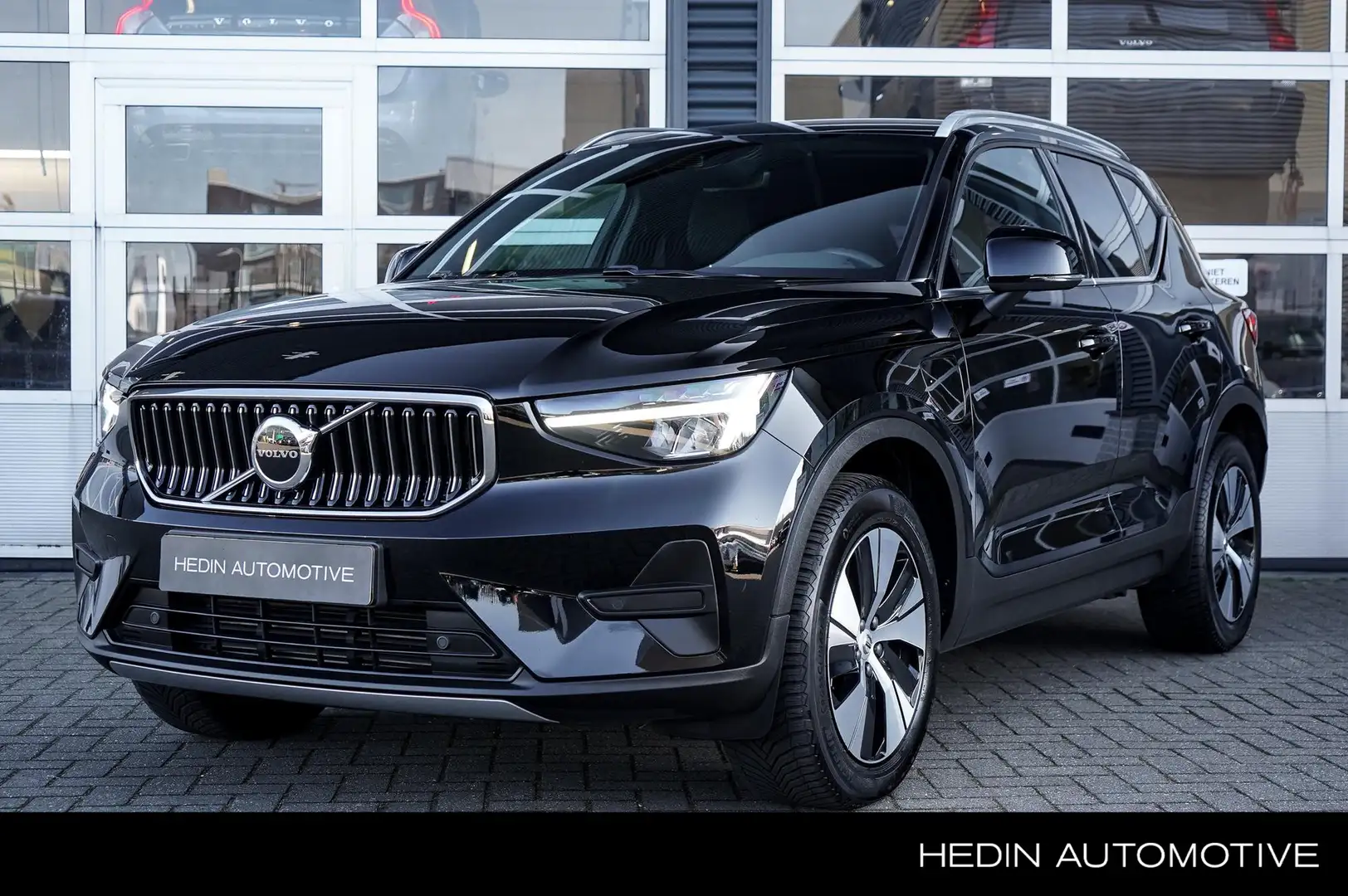 Volvo XC40 T4 Plug-in Hybride Core Bright Trekhaak elektrisch Zwart - 1