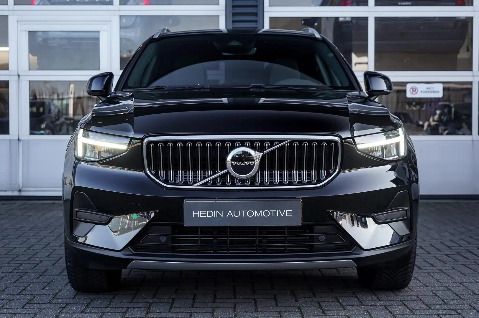 Volvo XC40 T4 Plug-in Hybride Core Bright Trekhaak elektrisch Zwart - 2
