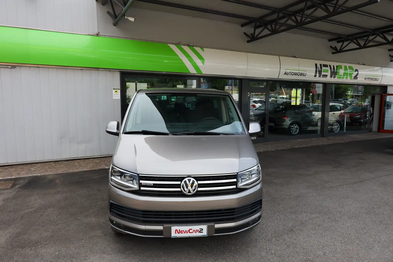 Volkswagen T6 Caravelle 4motion Grigio - 2