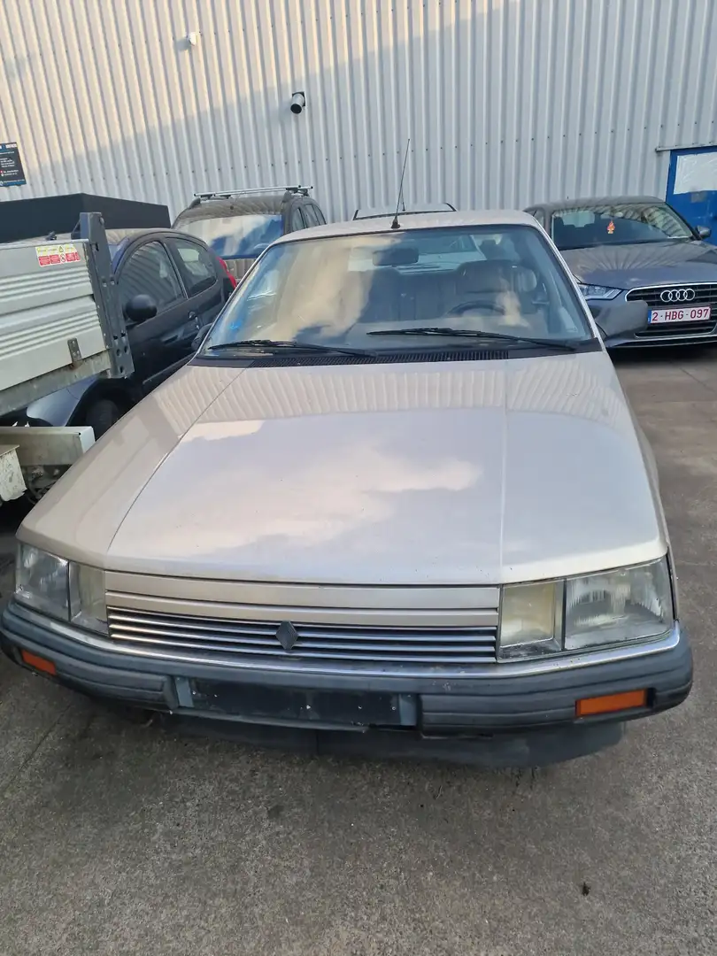 Renault R 25 V6 Injection - 2