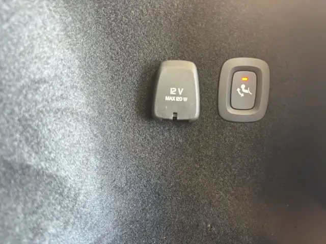 Volvo V60 Plus T6 AWD Plug-in Hybrid, Elektrisch/Benzin, Dark Ansicht 16