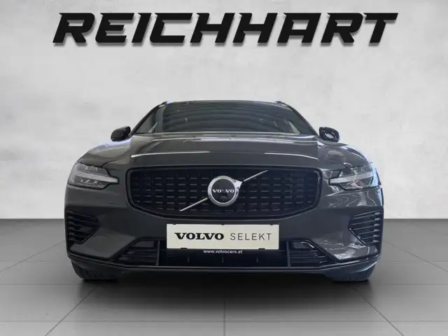 Volvo V60 Plus T6 AWD Plug-in Hybrid, Elektrisch/Benzin, Dark Ansicht 4