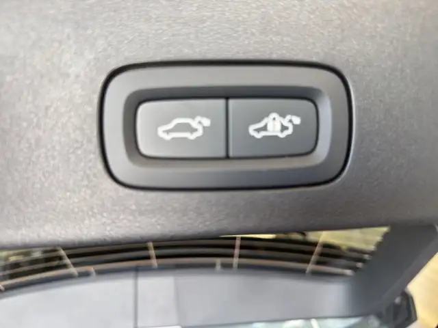 Volvo V60 Plus T6 AWD Plug-in Hybrid, Elektrisch/Benzin, Dark Ansicht 18