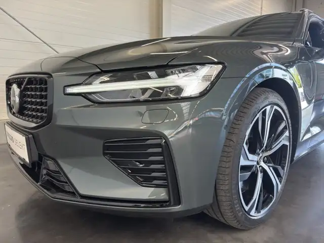 Volvo V60 Plus T6 AWD Plug-in Hybrid, Elektrisch/Benzin, Dark Ansicht 20