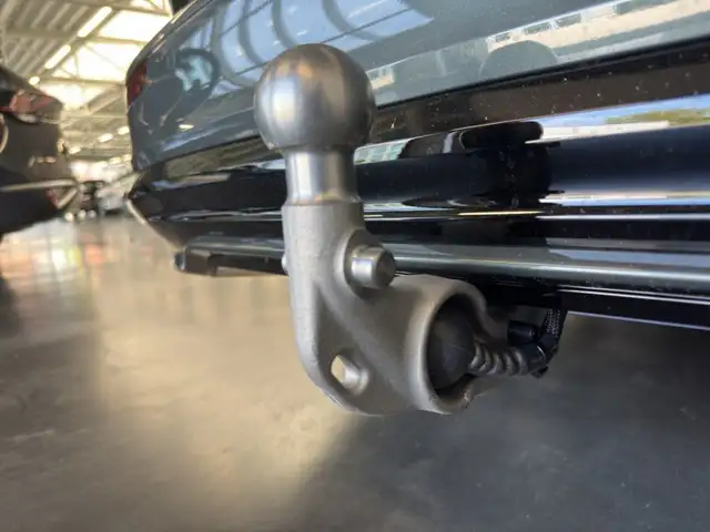 Volvo V60 Plus T6 AWD Plug-in Hybrid, Elektrisch/Benzin, Dark Ansicht 17