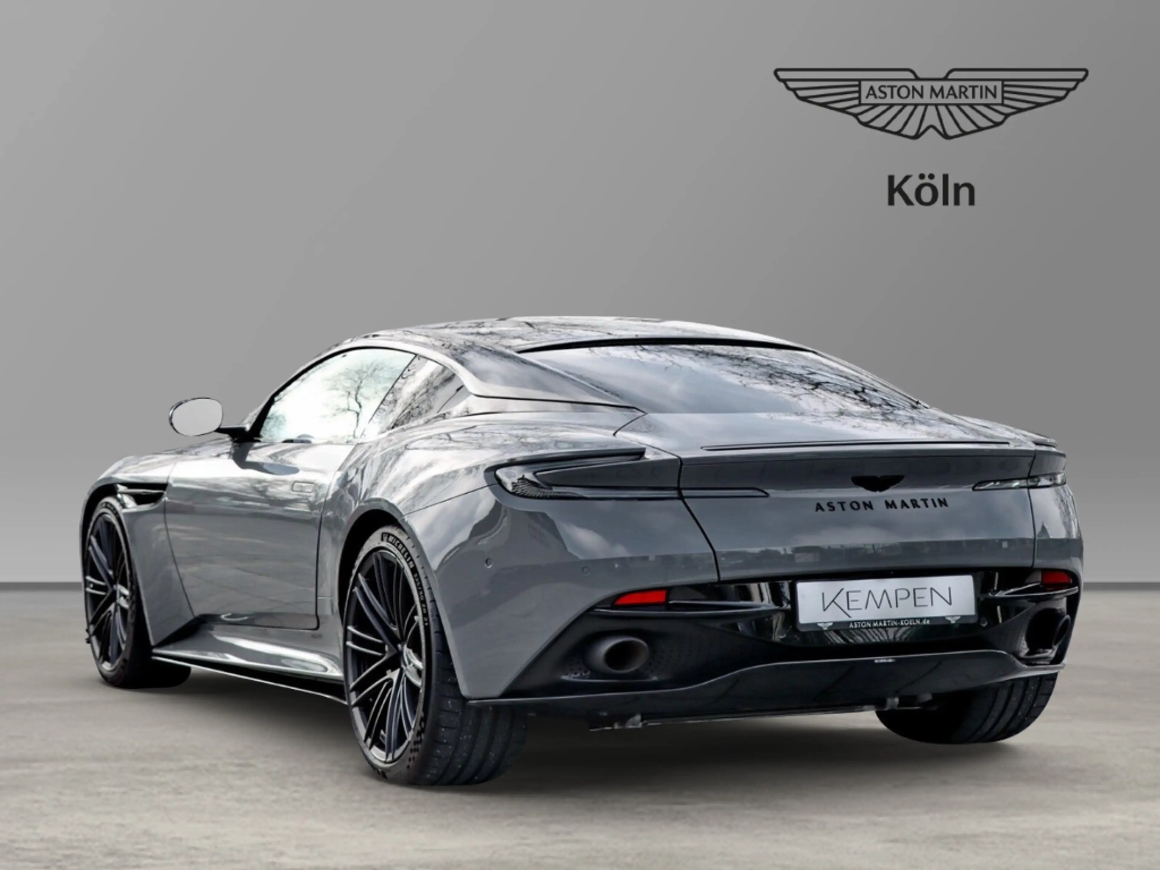 Aston Martin DB12 China Grey Oxford Tan nur 10500km — photo 6