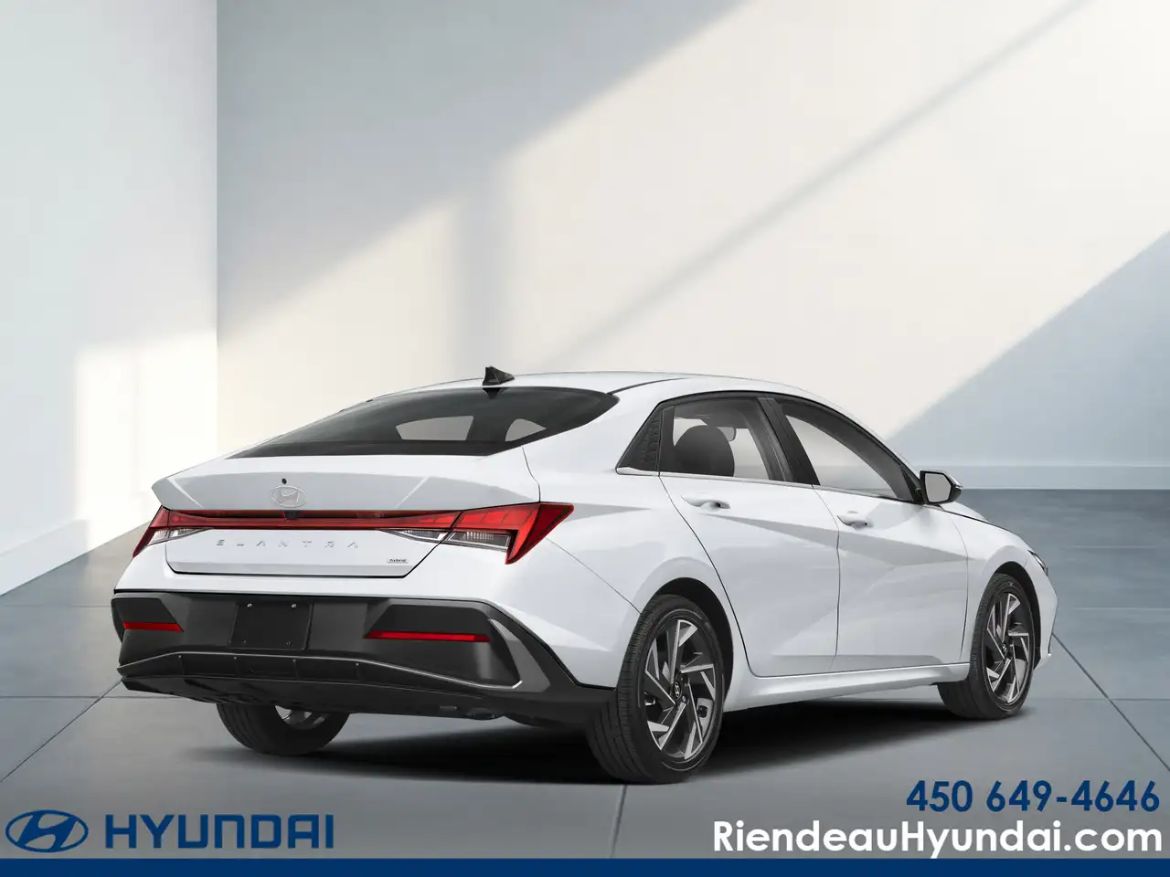 Hyundai ELANTRA photo Hyundai ELANTRA