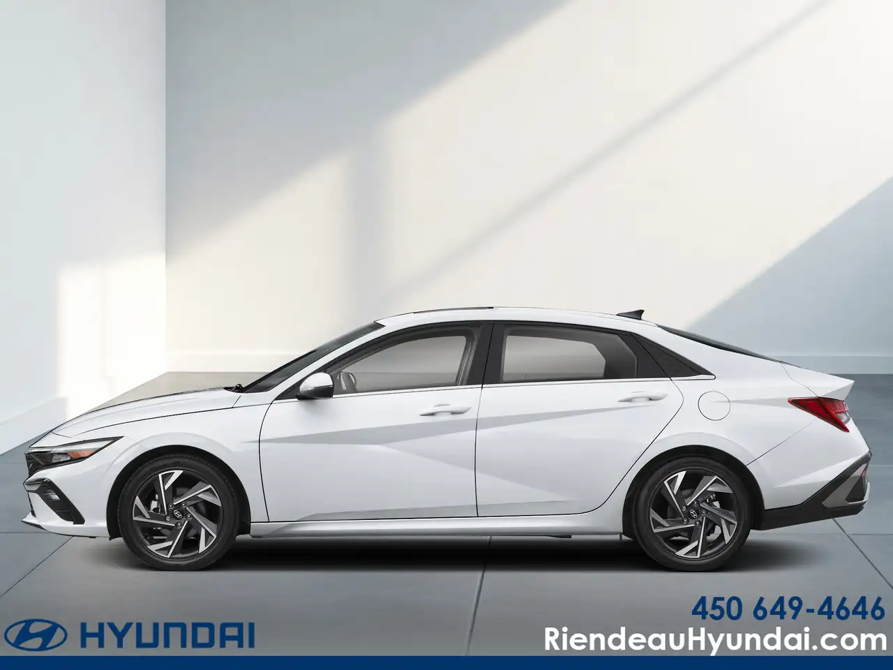 Hyundai ELANTRA photo Hyundai ELANTRA