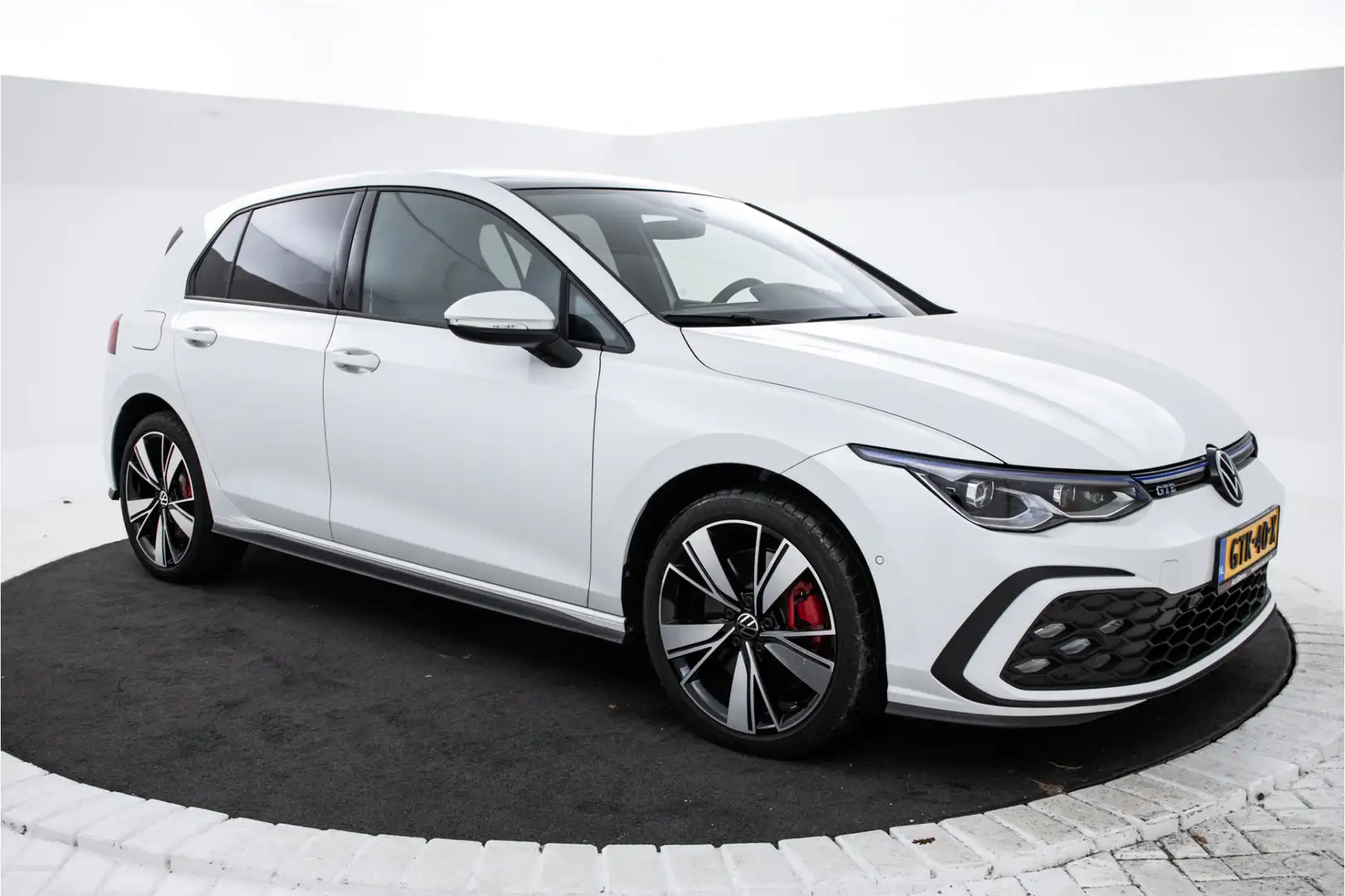 Volkswagen Golf GTE 1.4 eHybrid Alle opties! Panorama, dode hoek det. Белый - 2
