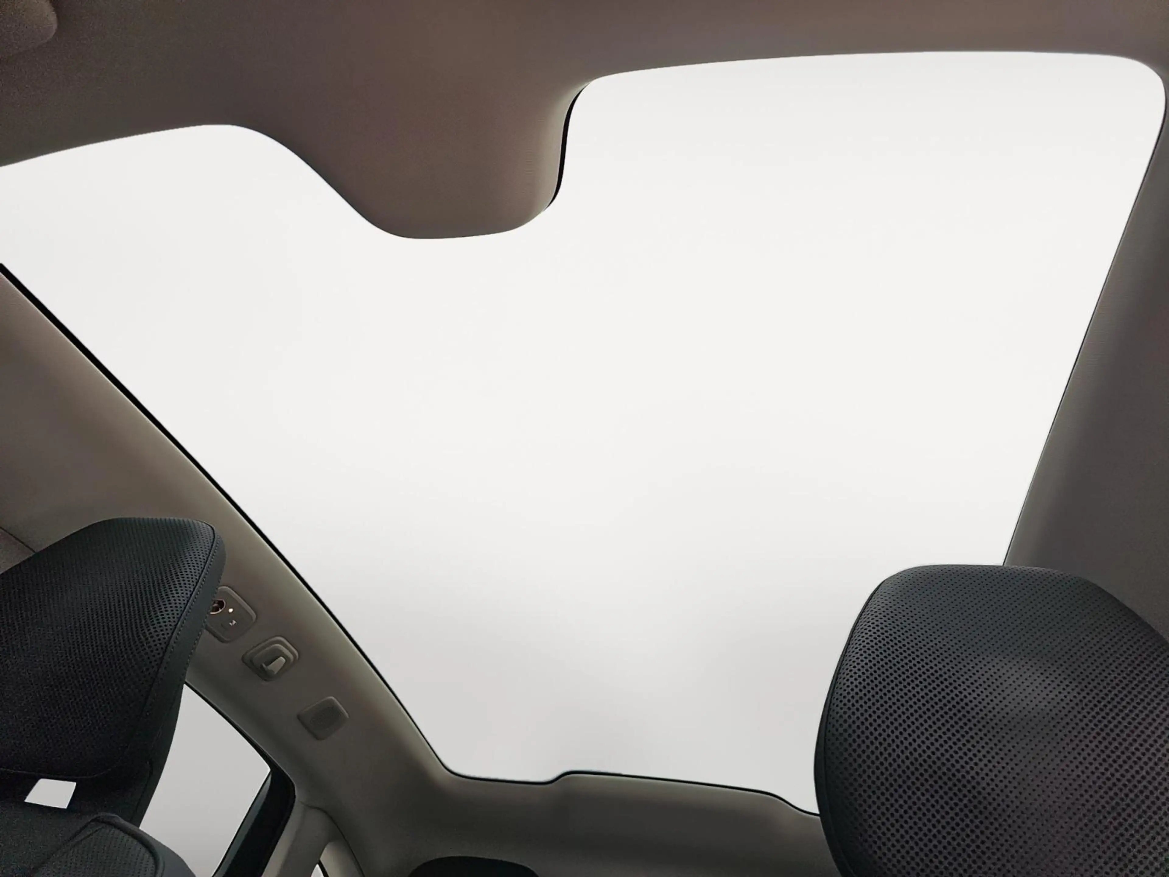 Volvo ES90 Single Motor Extended Range Ultra 92 kWh | Pilot A — photo 13