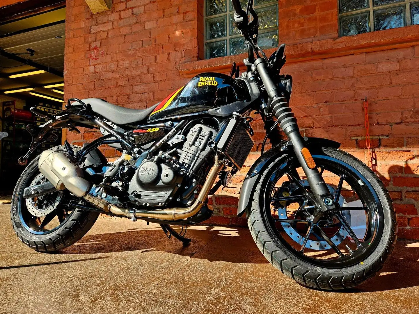 Royal Enfield Guerrilla 450 schwarz Sofort lieferbar - 2