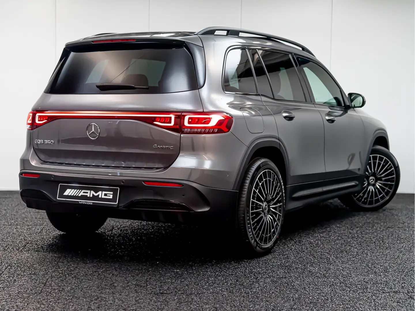 Mercedes-Benz EQB 350 4MATIC AMG Line | Pano | Burmester Szürke - 2