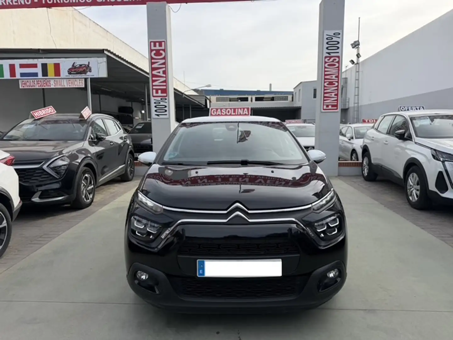 Citroën C3 1.2 PureTech S&S Shine 110 Negro - 2