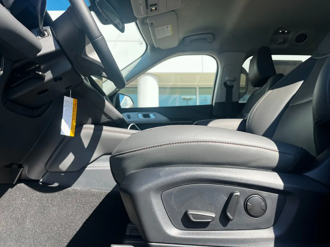 Ford Explorer photo Ford Explorer