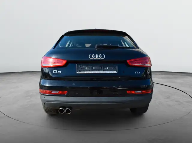 Audi Q3 view 6