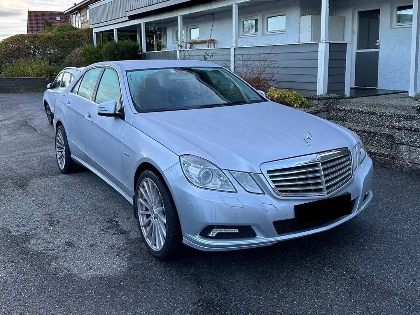 Mercedes-Benz E 200 CGI BE Argent - 1