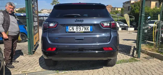 Jeep Compass view 4