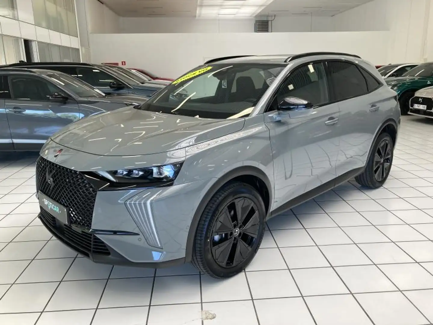 DS Automobiles DS 7 Crossback *** PERFORMANCE LINE *** Grijs - 1