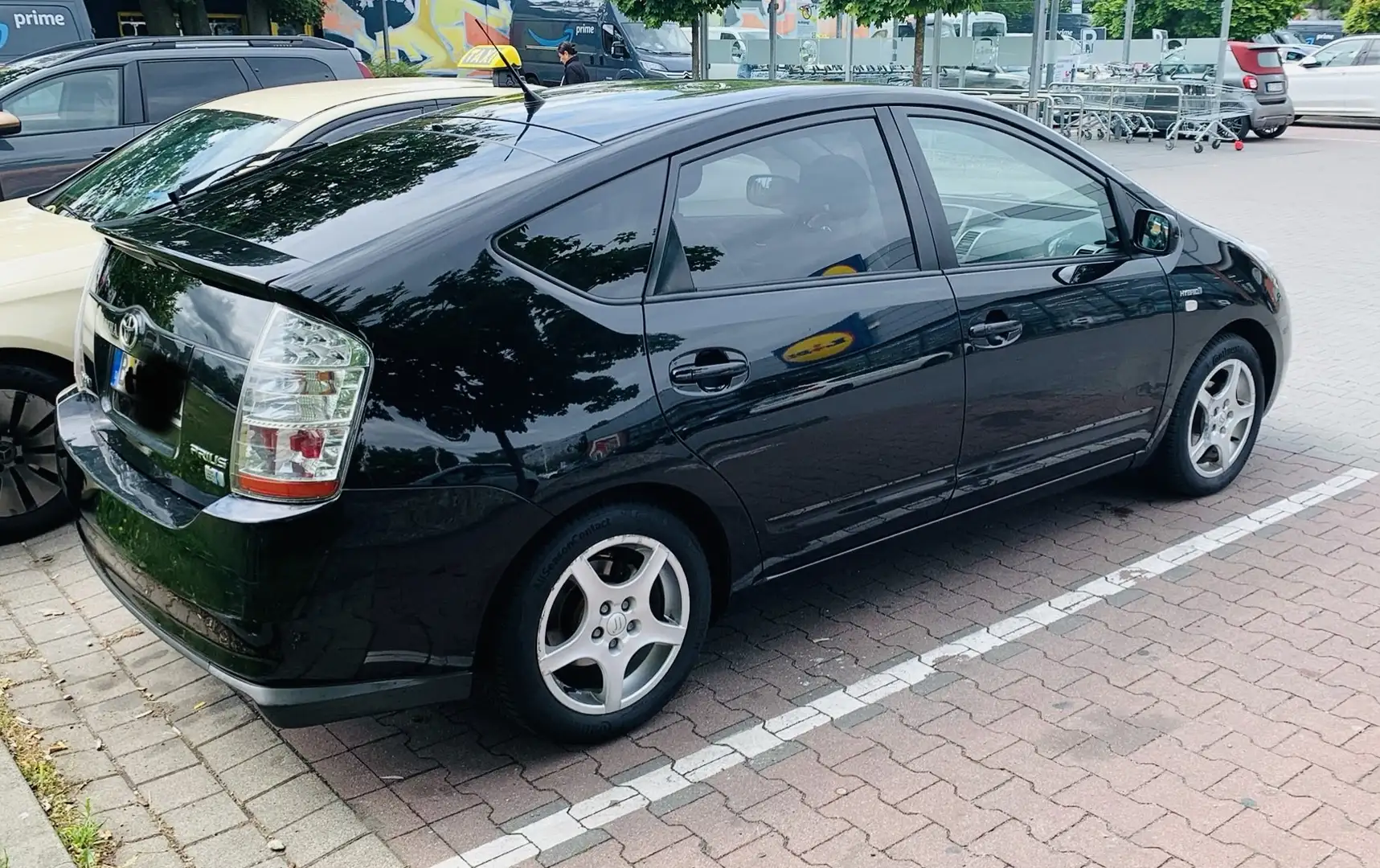 Toyota Prius Sol Чорний - 2
