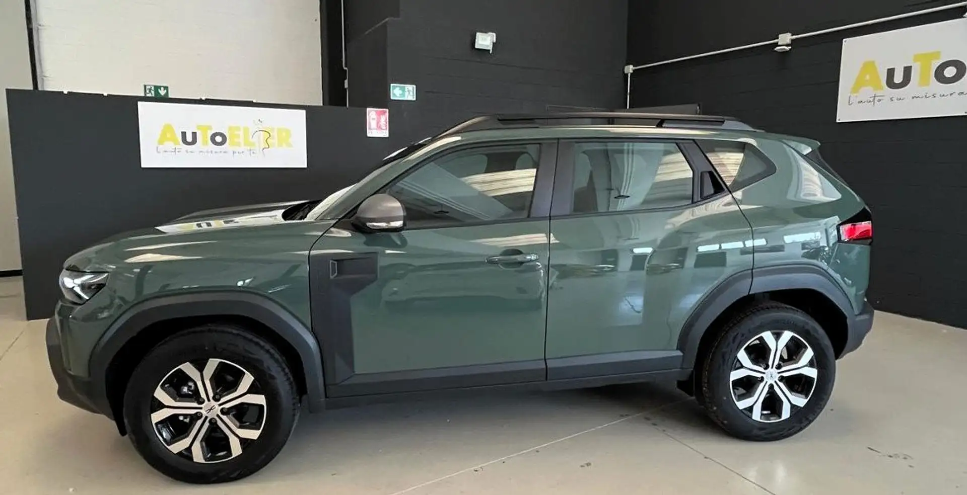 Dacia Duster 1.0 tce Expression Gpl 4x2 100cv Verde - 2