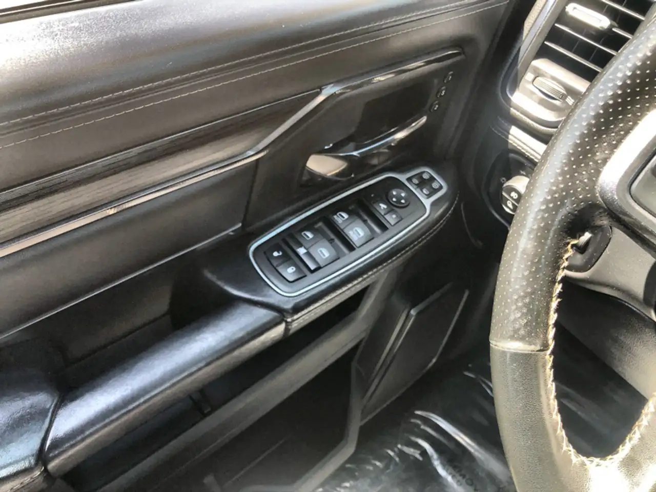 RAM 2500 снимка RAM 2500