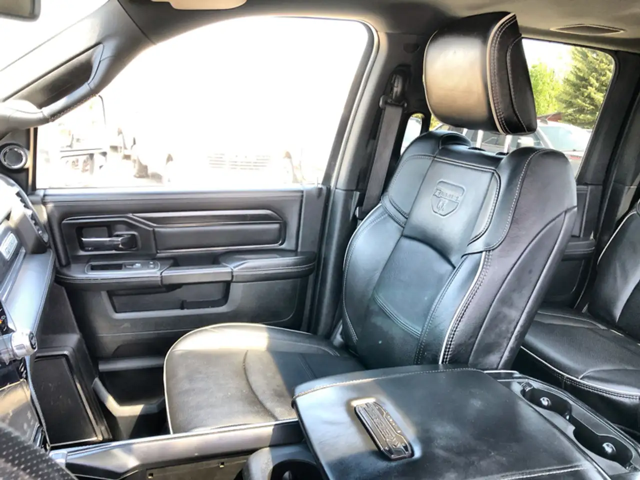 RAM 2500 снимка RAM 2500