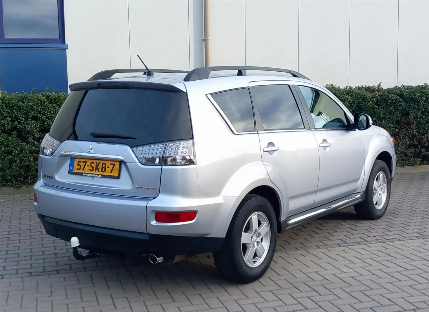 Mitsubishi Outlander 2.0 147pk 2WD AUTOMAAT INTRO EDITION Gris - 2