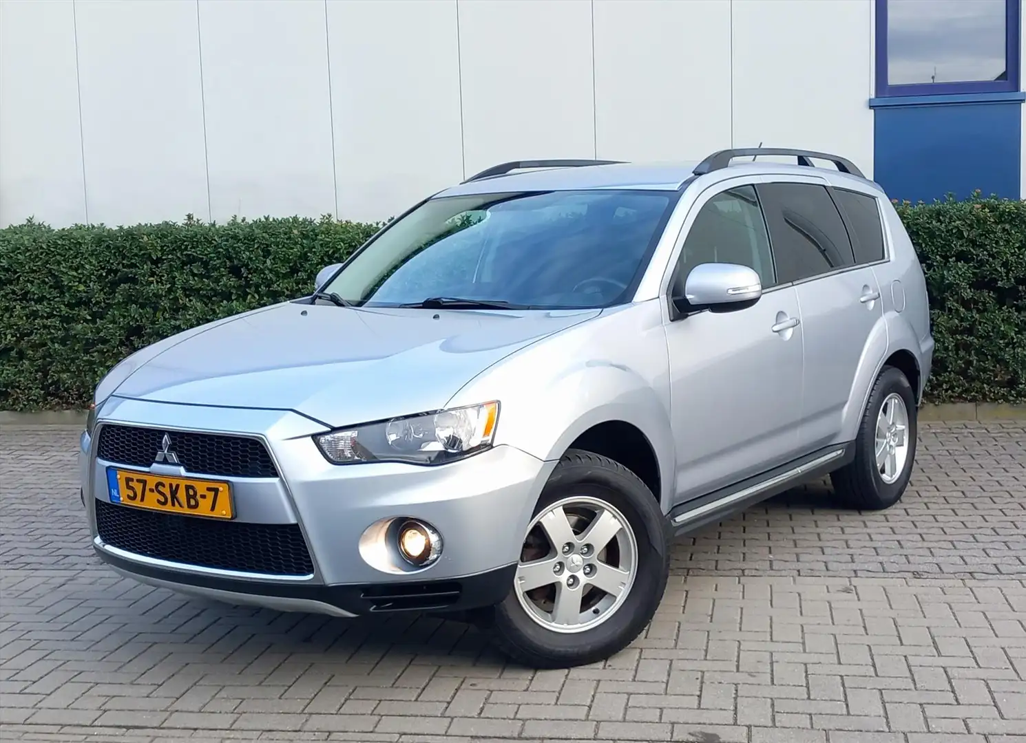 Mitsubishi Outlander 2.0 147pk 2WD AUTOMAAT INTRO EDITION Gris - 1